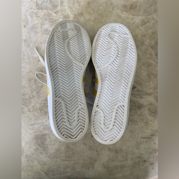 Size 5.5 Superstar ADIDAS - Picture 3 of 11